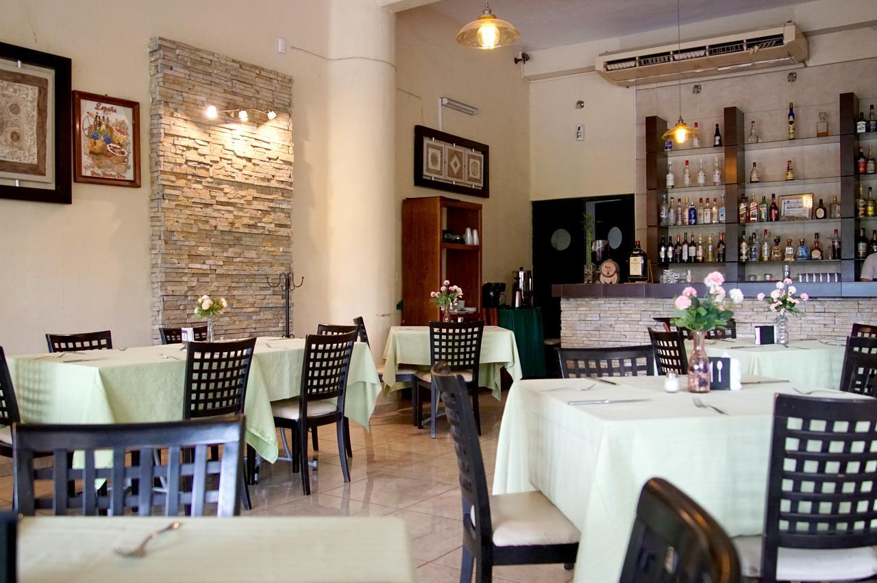 Hotel Costa Brava Manzanillo Buitenkant foto